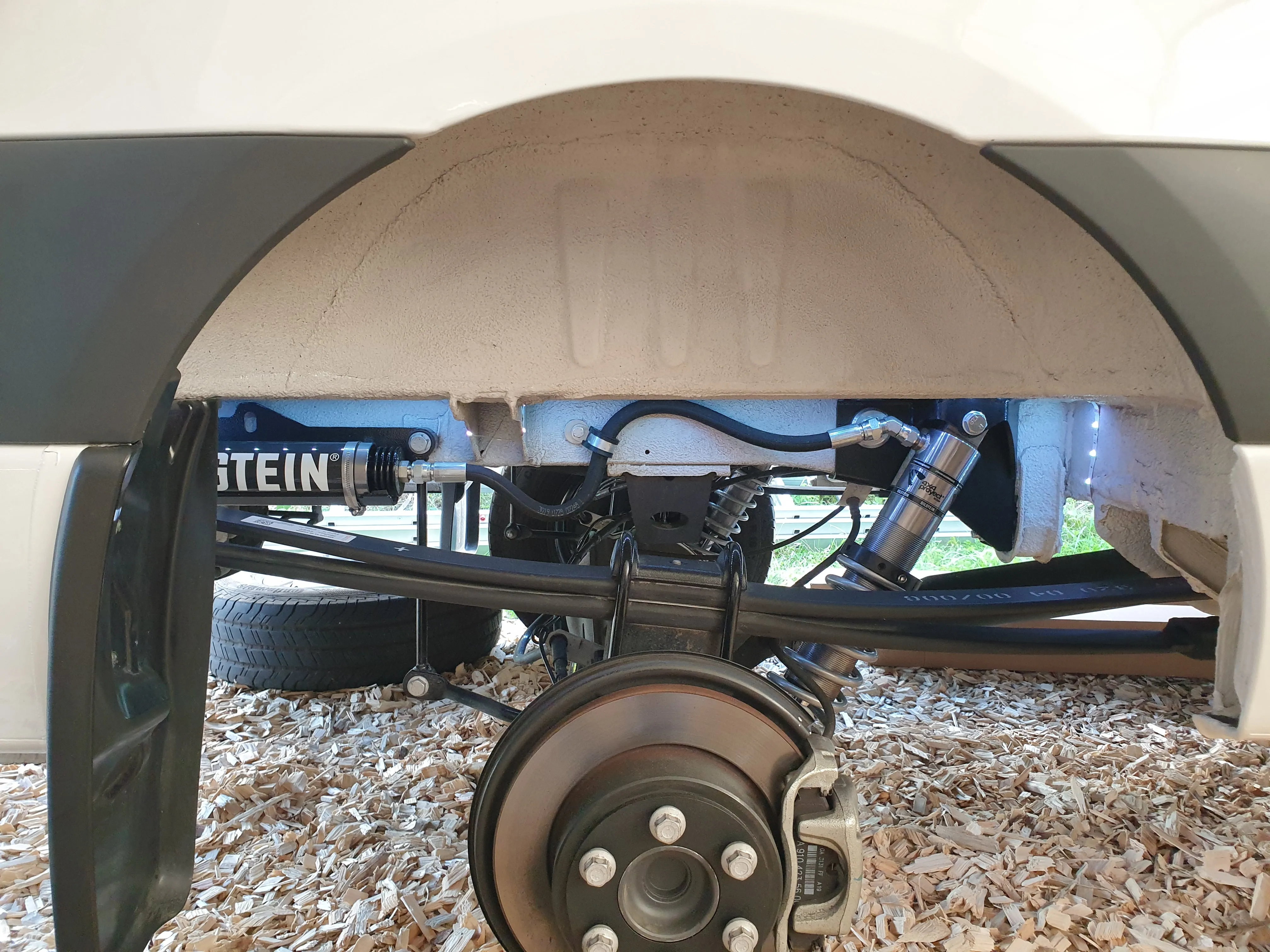 Evictus Sprinter 2.65″ Pre–Runner Suspension System