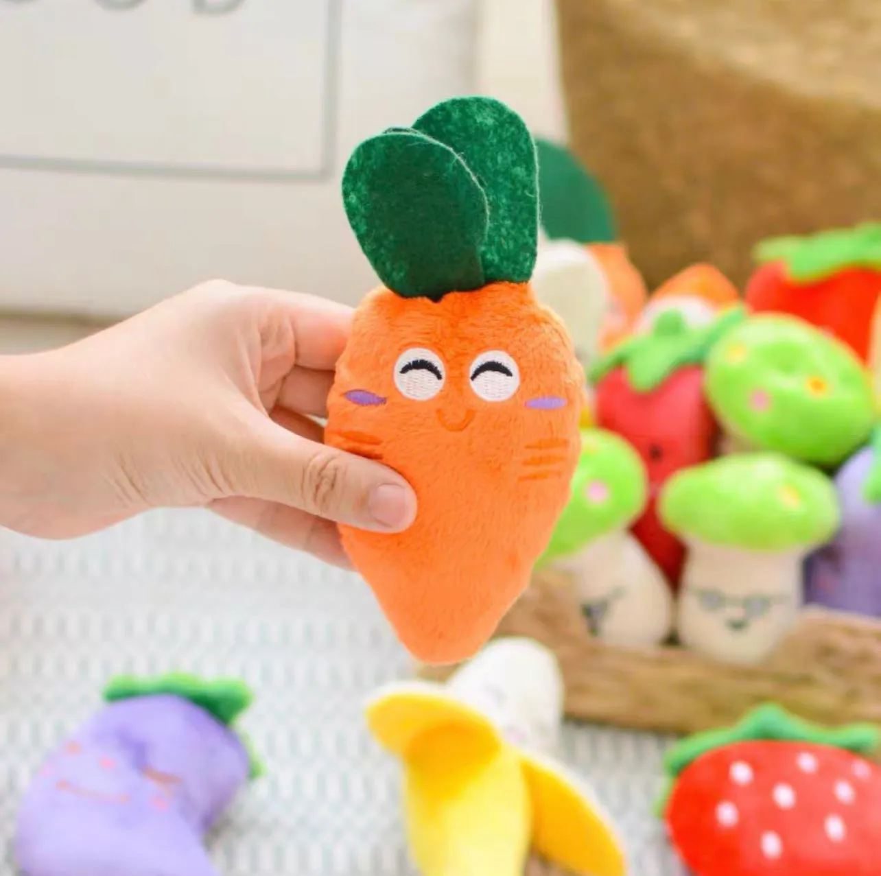 Squeaky Plush Dog Toys, Teeth Grinding & Training - Carrot